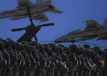 Son dakika: Ukrayna her taraftan kuşatıldı! Rus diplomatlar ülkeyi terk ediyor…