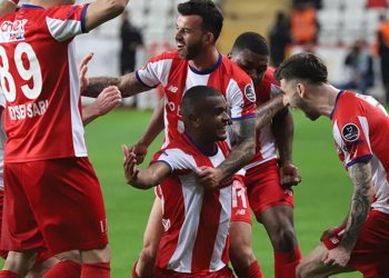 Antalyaspor’un hedefi seriyi 7 maça çıkarmak!