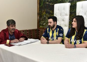 Fenerbahçeli çiftin nikahını Trabzonsporlu belediye başkanı kıydı