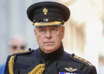 Prens Andrew, kendisini cinsel saldırıyla suçlayan Virginia Giuffre’yle tazminat karşılığında uzlaştı