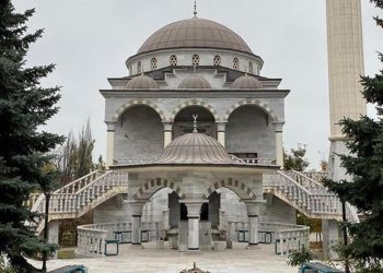 Ukrayna’da camiye roket düştü iddiasına canlı yayında yanıt: “Camide hasar yok, yaralımız bulunmuyor”